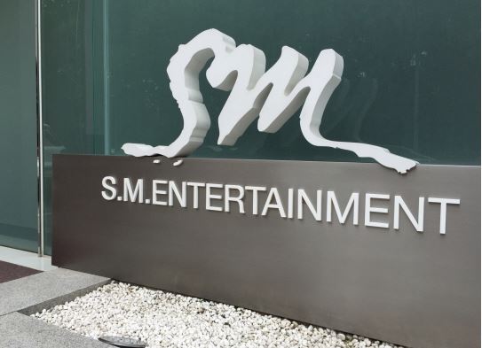  소액주주 곁으로 한발짝 다가선 SM엔터(2022.02.25)