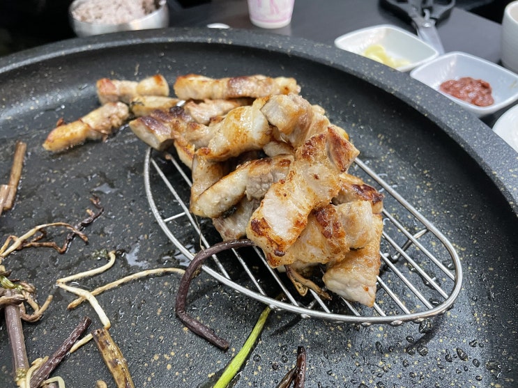  도화동 맛집 : 육84고깃집 , 미나리삼겹살 , 냉동삼겹살