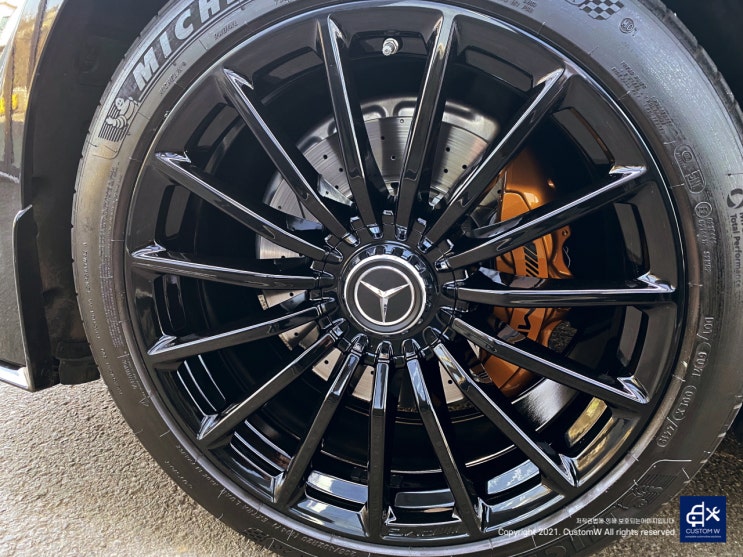 벤츠 GT43 AMG 블랙유광 휠도색 & 카본 세라믹 골드 캘리퍼도색