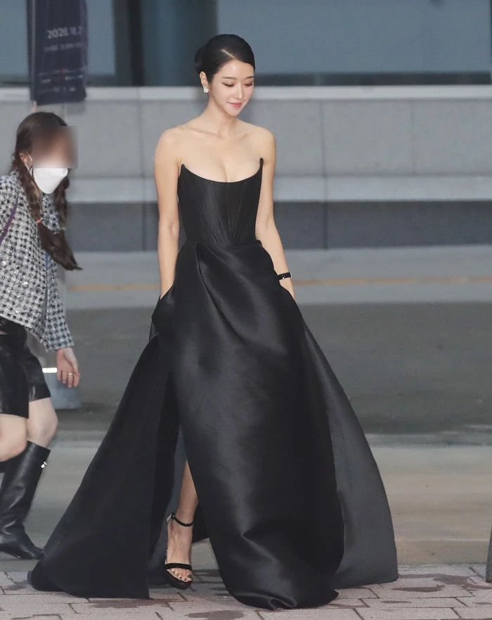 서예지, 가스라이팅 등 각종 논란 후 10개월 만에 '이브'로 방송 복귀 "강단 있는 이라엘 역" 서예지, 가스라이팅 등 각종 논란 후 10개월 만에 '이브'로 방송 복귀 "강단 있는 이라엘 역"