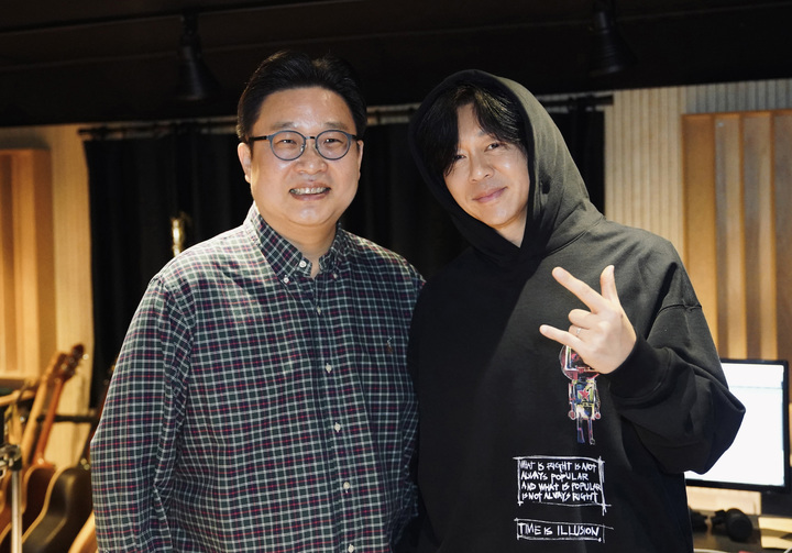 '윤도현 · 서경덕, 유네스코 세계유산 '제주해녀' 알린다. '윤도현 · 서경덕, 유네스코 세계유산 '제주해녀' 알린다.