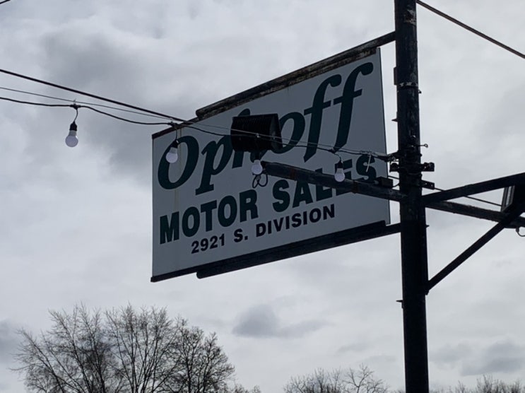 그랜드래피즈 중고차 딜러샵 Ophoff Motors