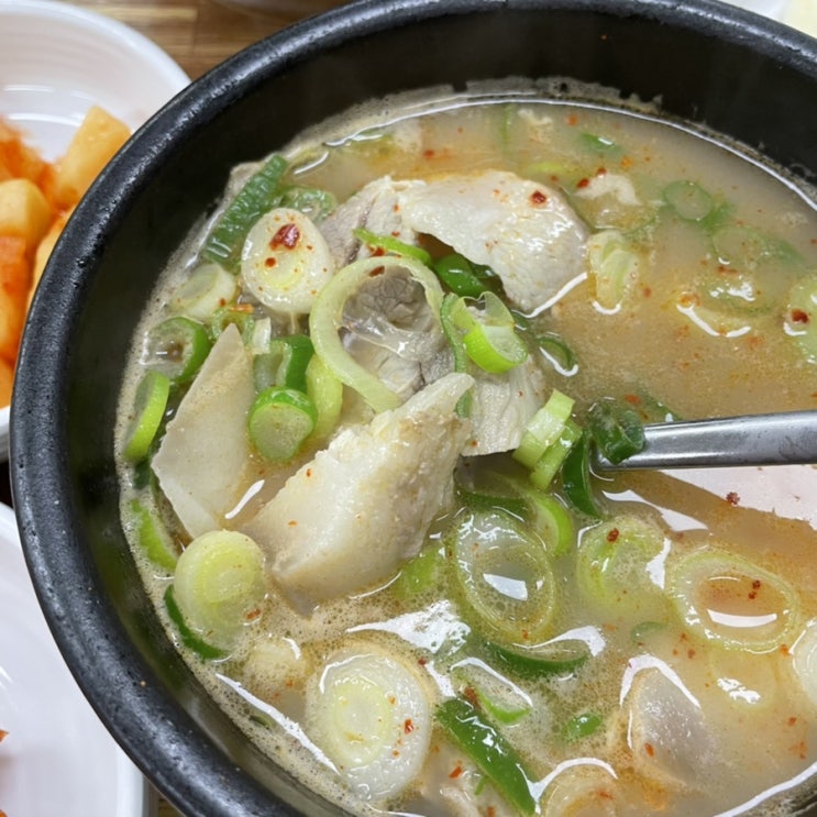 부산역 돼지국밥 맛집 영동밀면&영동국밥