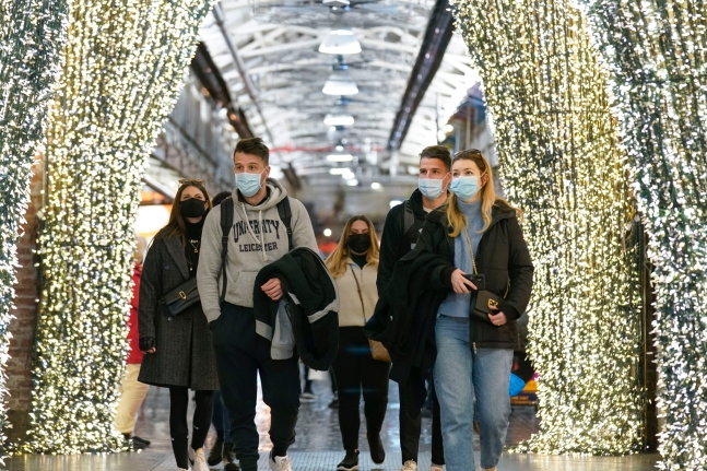 美, 마스크 벗는다… CDC “미국인 70%, 실내에서 안 써도 돼” 美, 마스크 벗는다… CDC “미국인 70%, 실내에서 안 써도 돼”
