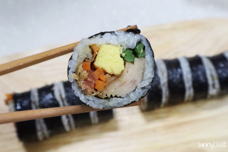  단백한줄 곤약밥으로 만들어 든든한 다이어트 냉동 곤약 김밥 칼로리 걱정없어