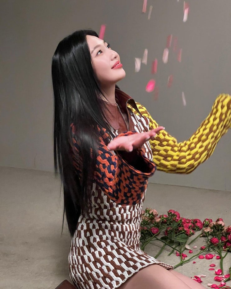 레드벨벳 조이, 뚜렷한 이목구비와 사랑스런 표정이 조화를 이뤄 '네티즌들 이목 집중' 레드벨벳 조이, 뚜렷한 이목구비와 사랑스런 표정이 조화를 이뤄 '네티즌들 이목 집중'