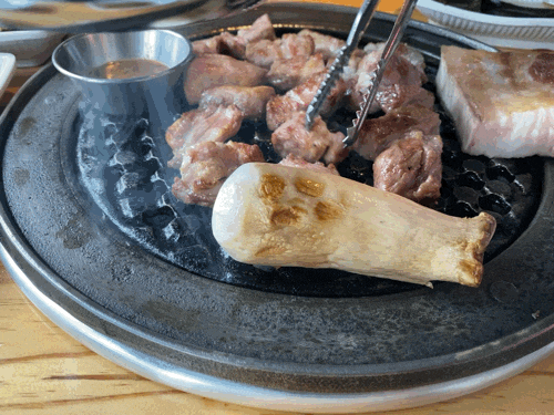  부드러운 제주 흑돼지가 일품인 새절역 맛집 '제주마실'