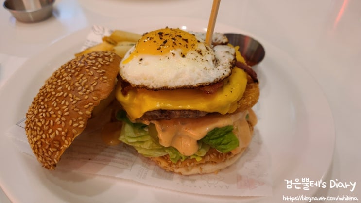 [송파 잠실] 개인적으로는 잠실 최고의 햄버거집, 제이스버거(Jay's Burger)의 브렉퍼스트 버거 (+ 영업시간, 메뉴판, 화장실 정보 등)