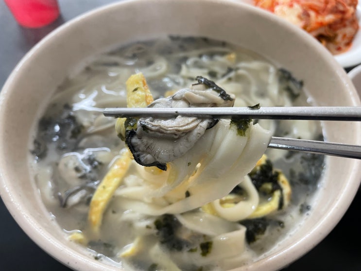  인천 구월동 손칼국수 단일 메뉴에 점심 장사만