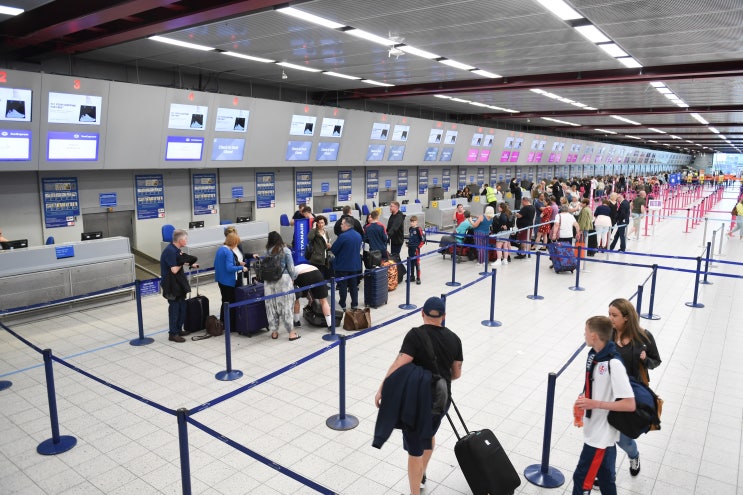  [오늘의 영어퀴즈] 코로나백신 접종 증명서 보여주셔야 할 거에요.