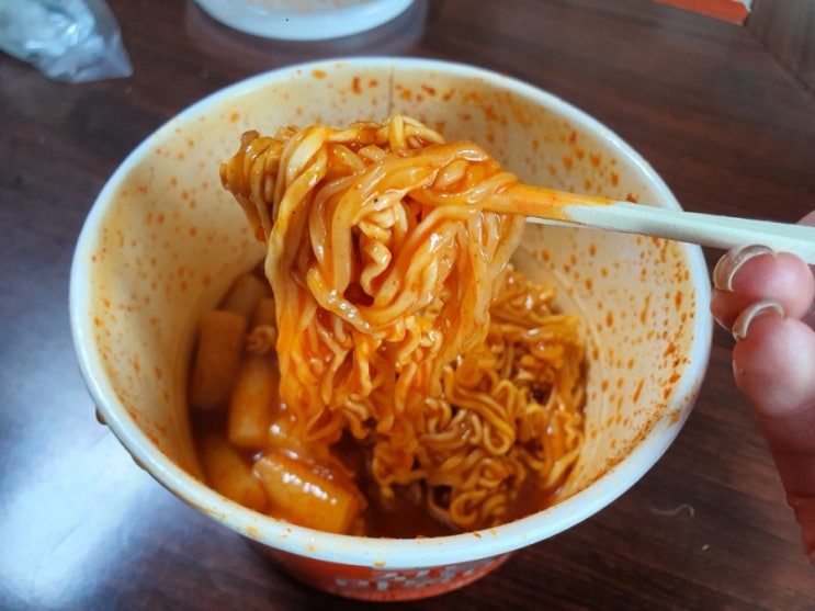  세븐일레븐 을지로분식 꼬들라볶이 먹어봄