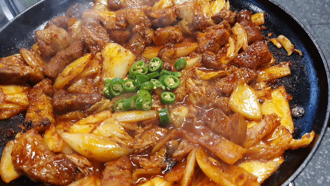  광주 전남대 앞, 맵싹한 돼지김치구이를~~