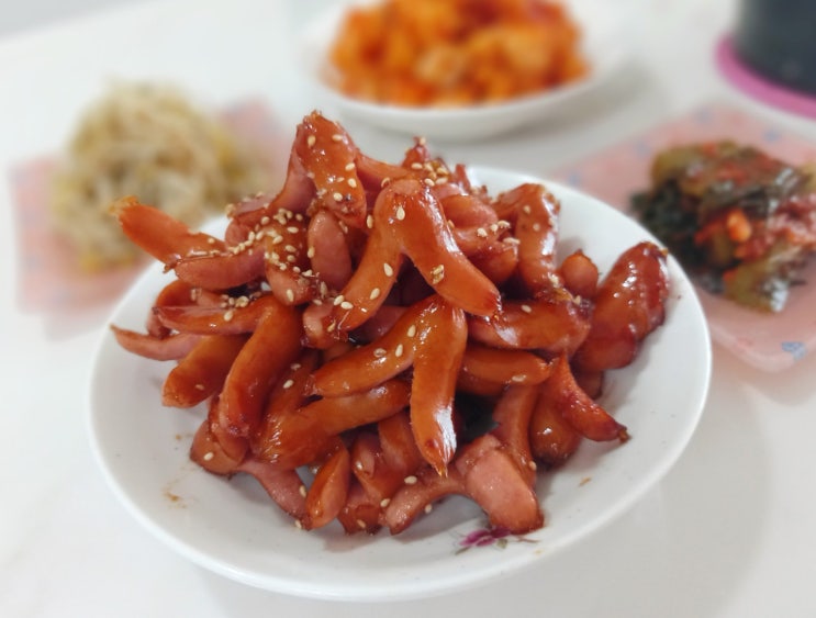  비엔나소세지 볶음 요리 간단한 아이반찬 어른 입맛에도 딱이야