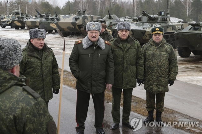 [우크라 침공] 미 관리 "벨라루스 이르면 오늘 우크라 파병할 수도"