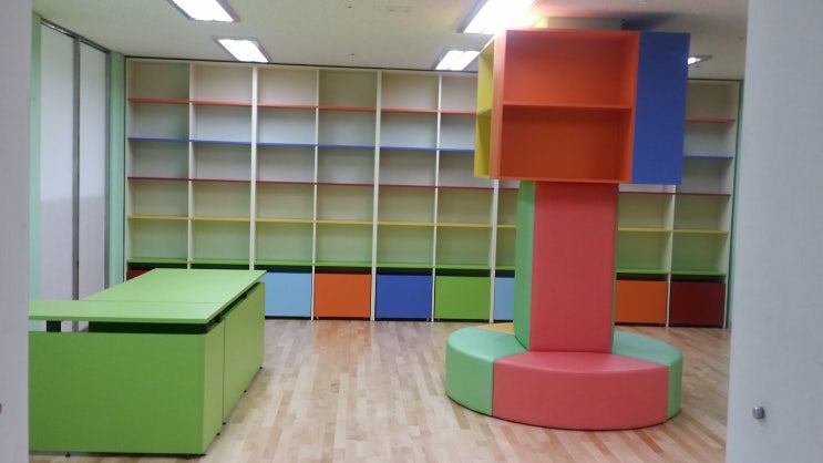  [어린이 도서관]제작 테이블과 의자 및 제작 책장[어린이가구/아동가구]