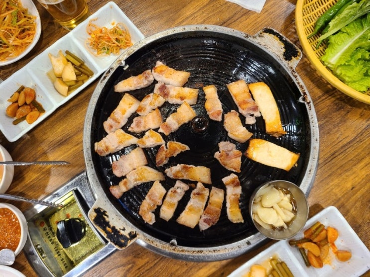  [장충동 동대입구] 솥뚜껑 삼겹살 맛집, 느티나무집 (feat. 회사근처 오겹살 맛집)
