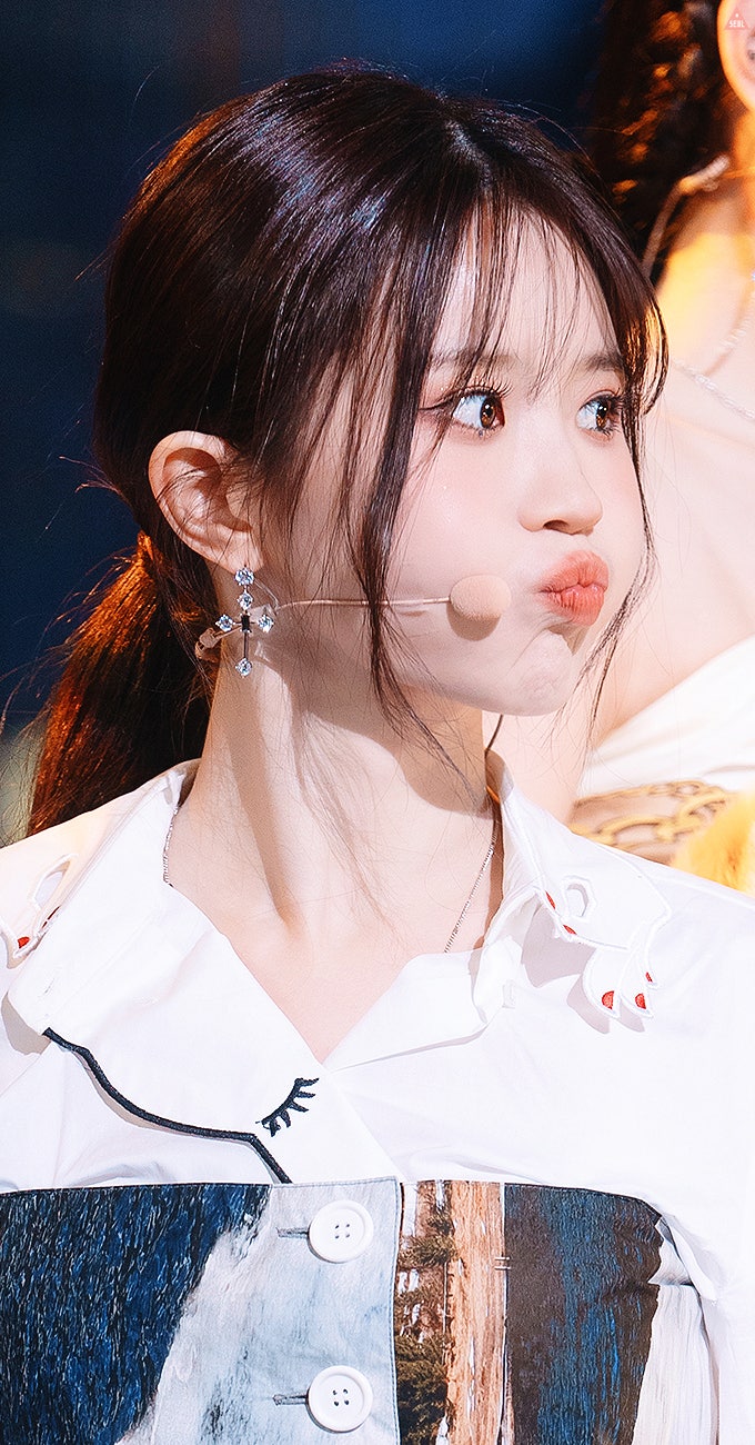 프로미스나인 송하영 'DM' 무대 #3 배경화면_by.슬짱
