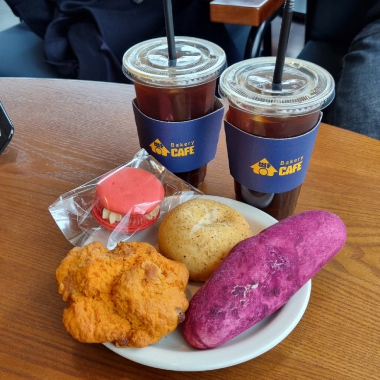  산본동 데이트하기 좋은 빵카페