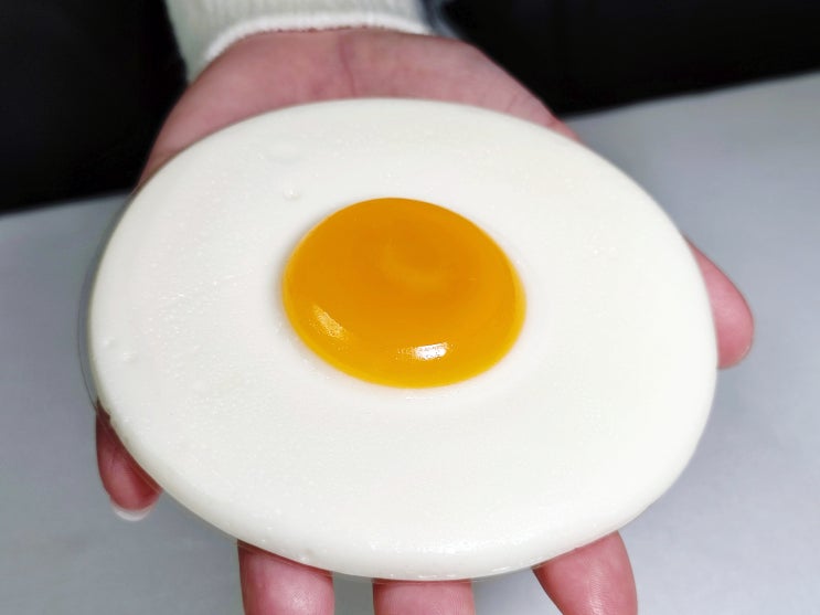 에그머니나 반숙이네 쫄깃한 계란 후라이 젤리 에그머니나 반숙이네 쫄깃한 계란 후라이 젤리