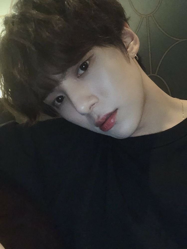 몬스타엑스 이민혁 배경화면 셀카 모음