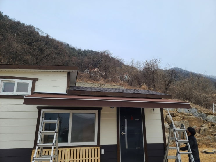  가평 테라스차양막 5미터로 농막에 설치하면 차양과 비가림 완성