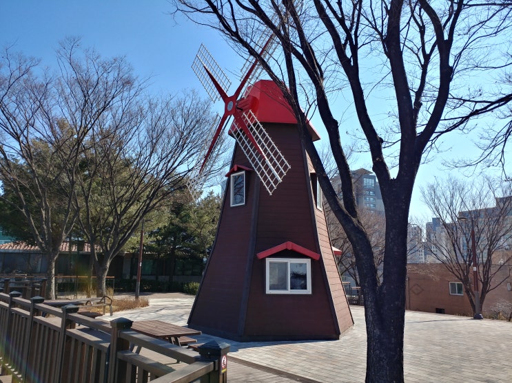  신촌 바람산 (서대문구 창천동)