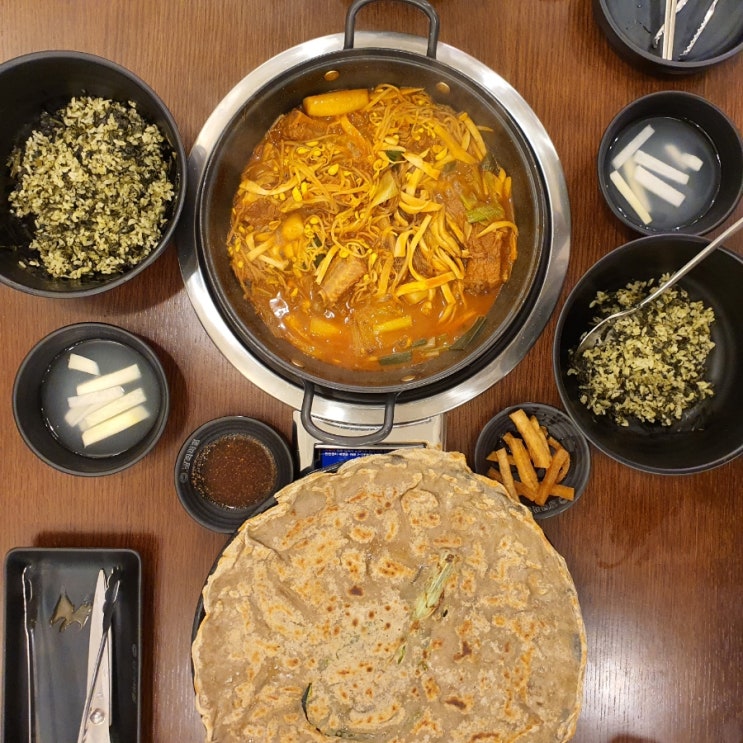  신논현 밥집 | 푸짐한 인생 맛집 매운등갈비 곤드레밥 메밀전 "팔덕식당" 점심 추천