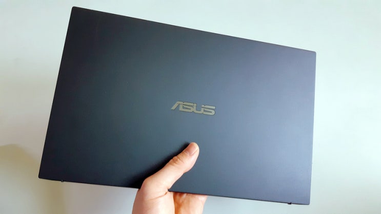 ASUS ExpertBook B9 B9400 초경량 출장/재택 업무용 노트북을 구입하였다. ASUS ExpertBook B9 B9400 초경량 출장/재택 업무용 노트북을 구입하였다.