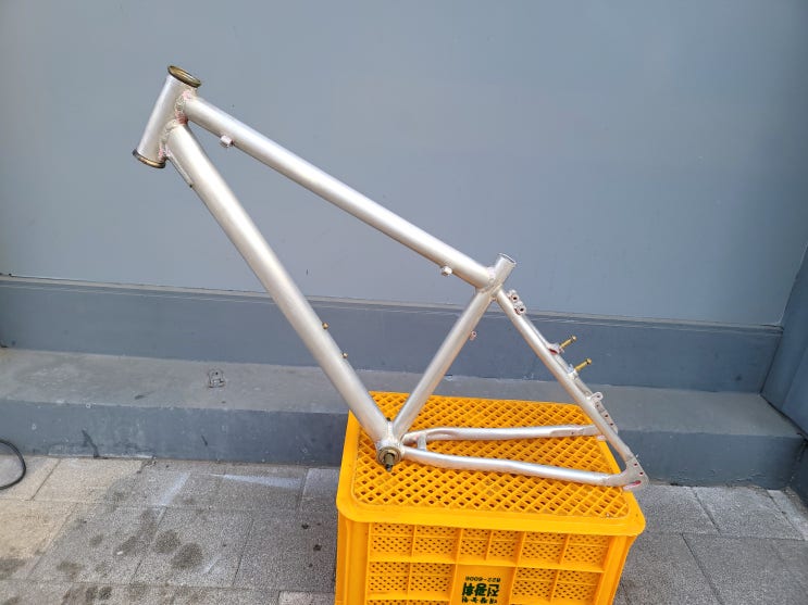  알루미늄 자전거 빈티지 티탄화 작업 재생 자전거1