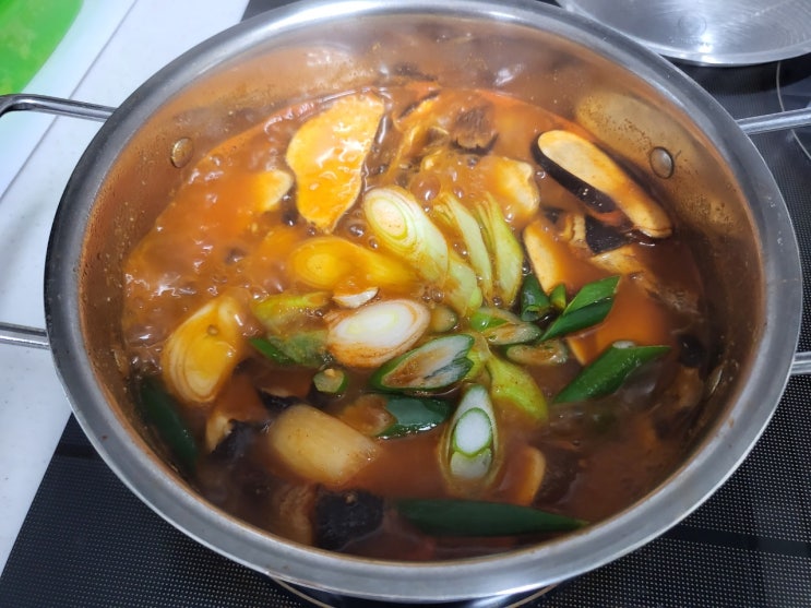  참송이버섯 고추장 찌개.