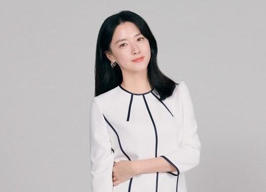 '이영애 1억원 기부, 우크라이나 국기 든 '심슨 가족' '이영애 1억원 기부, 우크라이나 국기 든 '심슨 가족'
