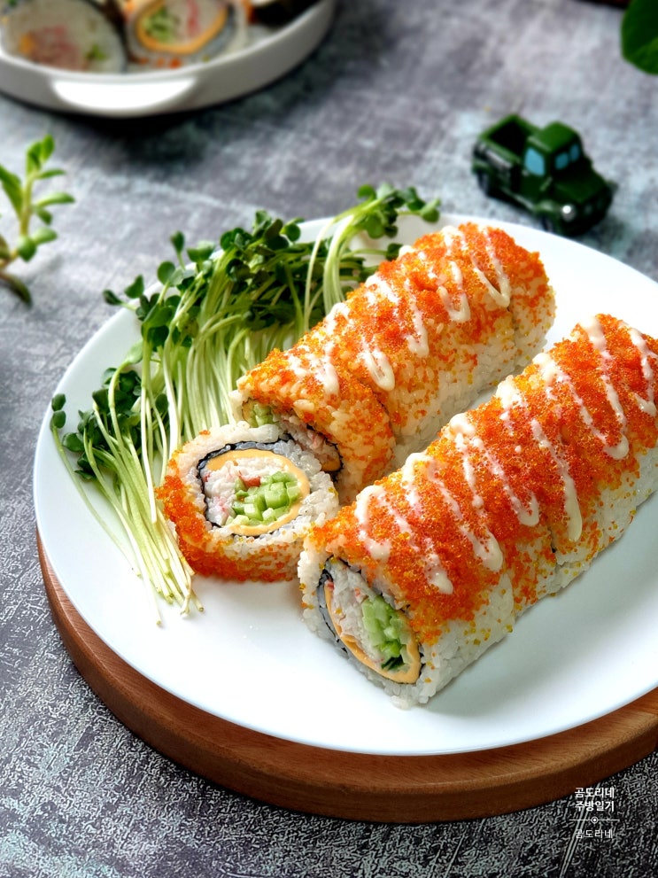  캘리포니아롤 만들기 오이크래미 맛살요리 날치알 누드김밥 만드는법