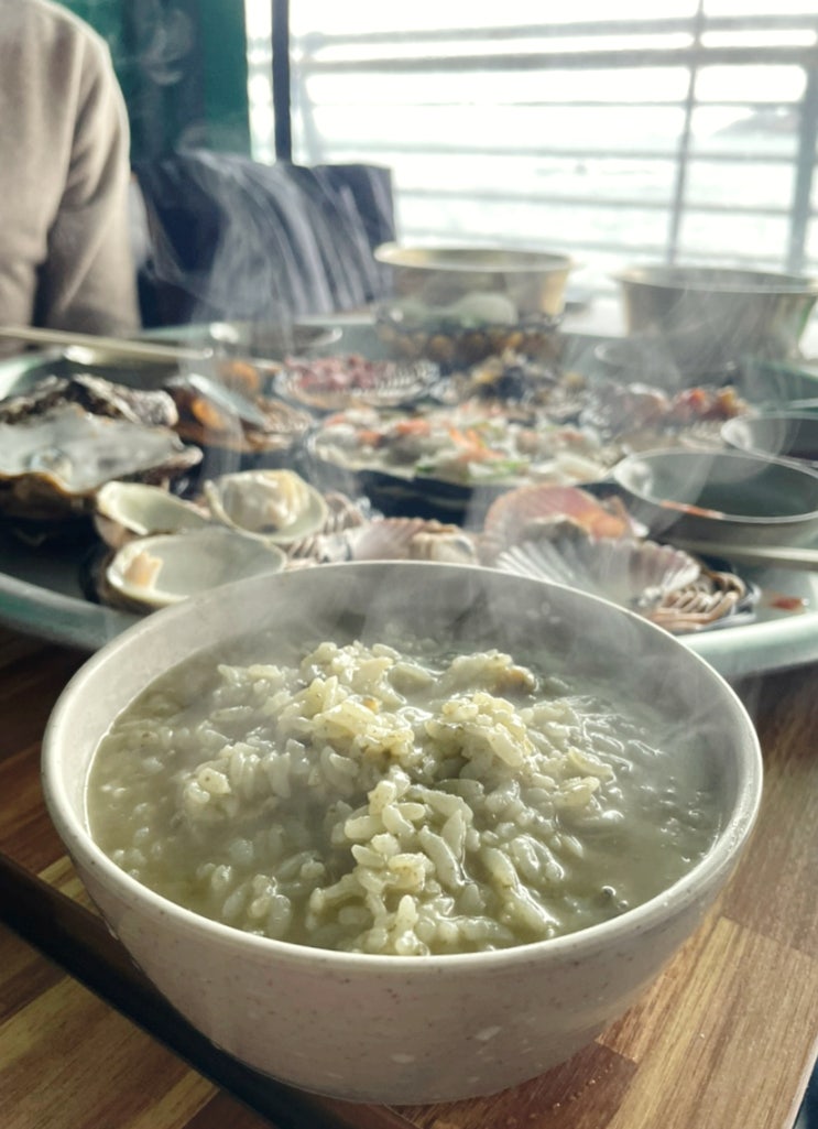  부산 가볼만한곳, 기장해녀촌 웅이엄마네 해물&전복죽