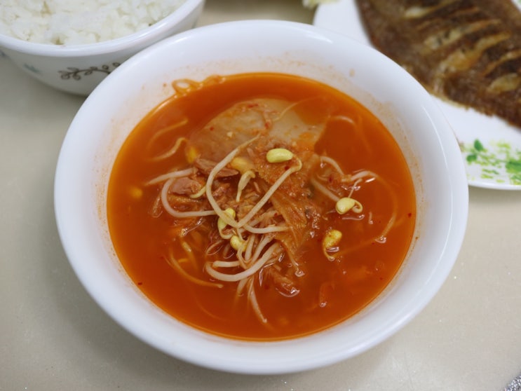  김치찌개밀키트 식뽕 매운참치김치찌개 완전 맛있어요