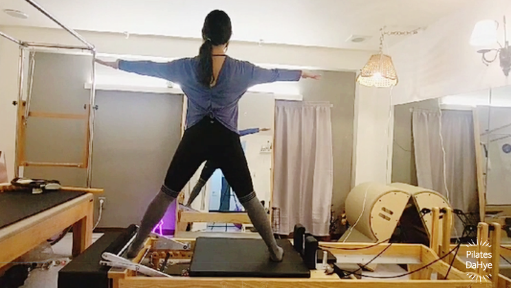  필라테스 리포머/ side splits 허벅지안쪽