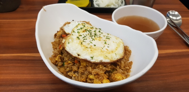 안양 평촌 맛집 정타이포 나시고랭 계란이 올라가는 닭고기 볶음밥 신메뉴 식사 후기