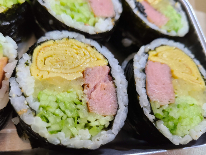  [어린이대공원 맛집] 아차산 맛집 - 재료 듬뿍 대왕 사이즈 김밥과 식어도 바삭바삭! 닭강정이 맛있는 오토김밥