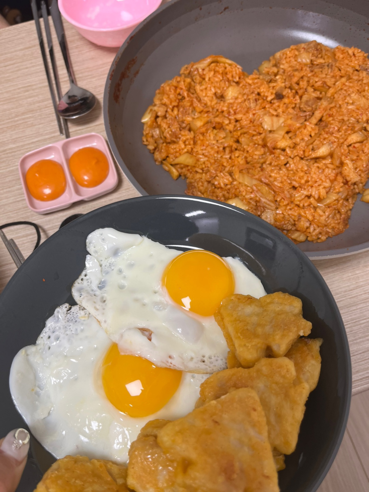 [하루 일기] 삼겹살김치볶음밥 + 후라이 + 치킨 너겟