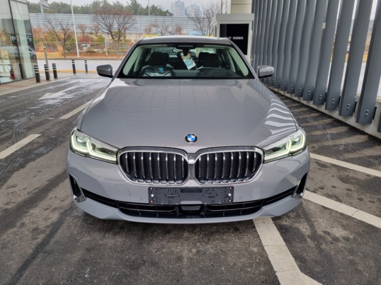  [비엠타카] BMW 520i 럭셔리 후기 (버니나그레이/블랙시트) 10일 만에 인도.