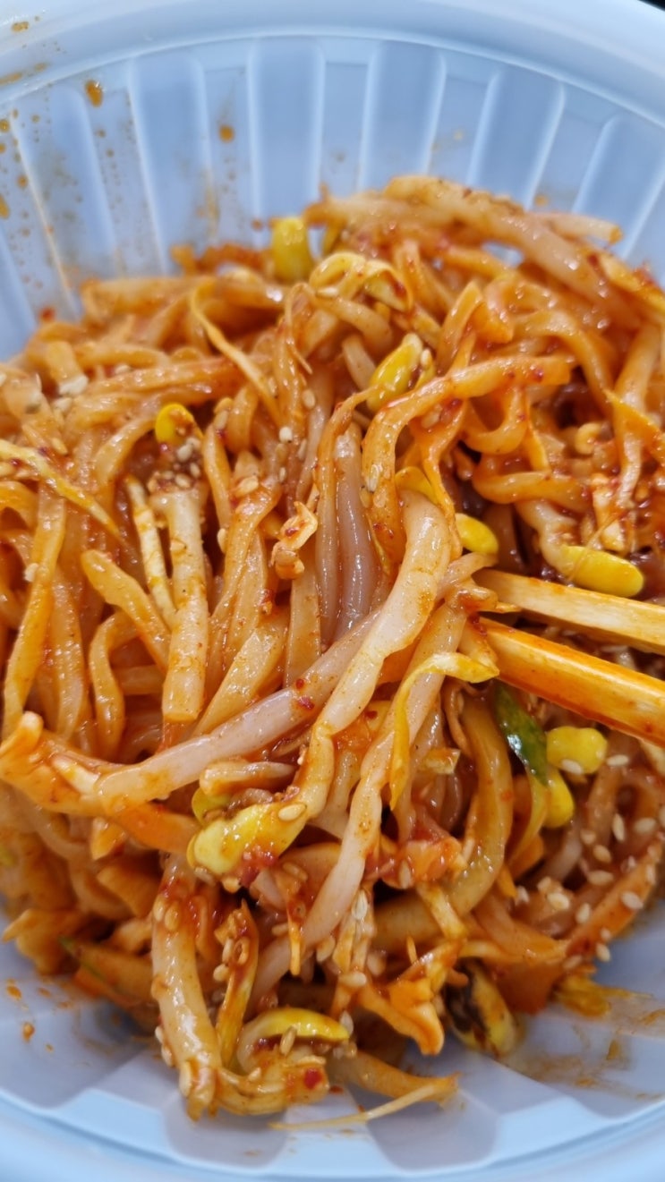 요즘 컨디션 제로 입맛 제로 점심메뉴로 수유리우동집 쫄면으로 체력방전