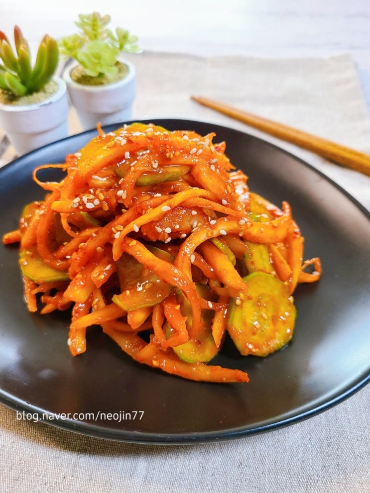 도라지오이무침 새콤하게 입맛돋우는 도라지초무침 쓴맛 없는 봄철 도라지요리 도라지오이무침 새콤하게 입맛돋우는 도라지초무침 쓴맛 없는 봄철 도라지요리