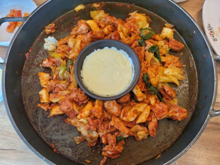  가평 애견 동반 식당 - 금강산 숯불 닭갈비 막국수 (강아지를 위한 쉼터~ 맛도 최고) 아침 고요 수목원, 쁘띠프랑스 맛집, 내돈내산