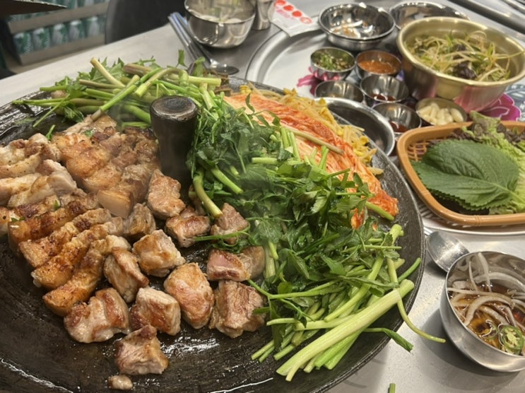  시흥 고깃집 맛집 목구멍에서 솥뚜껑 미나리 삼겹살 한판