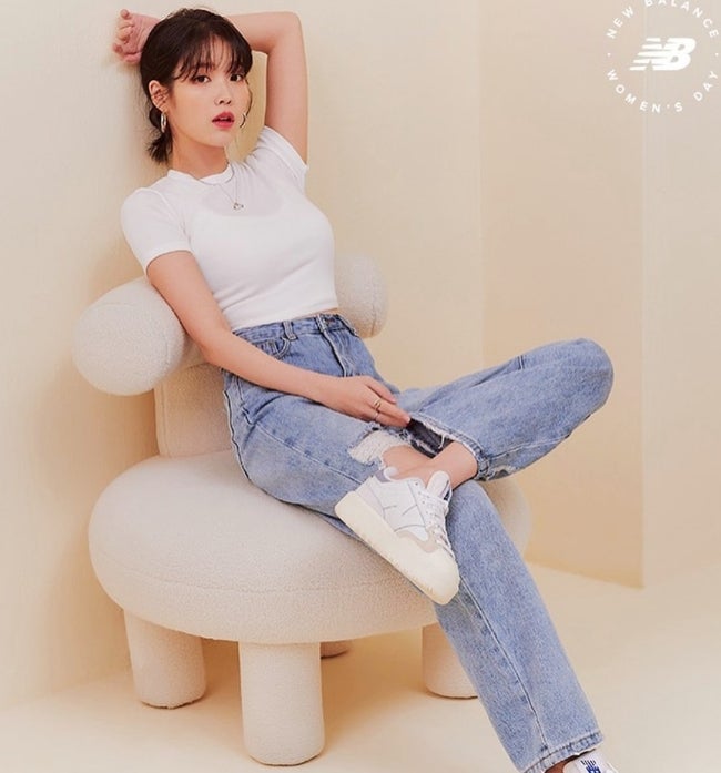  아이유와 함께 하는 뉴발란스 여성의날 캠페인