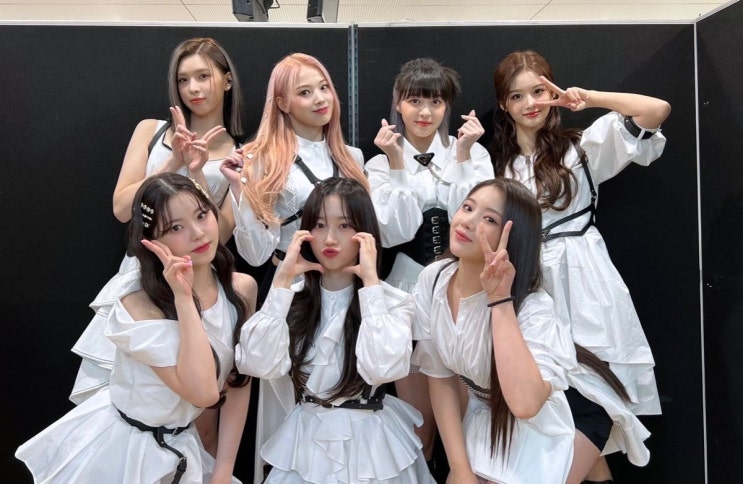  별걸 다 라이브로 불러버리는 패기의 신인 엔믹스