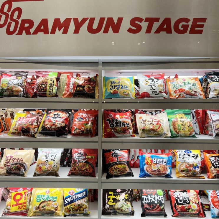  더현대서울 : 원바이위쿡 88라면스테이지에서 라면 구매