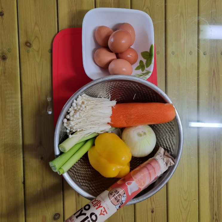  분홍소세지 계란부침 휴일 냉장고 털이 추억의 맛