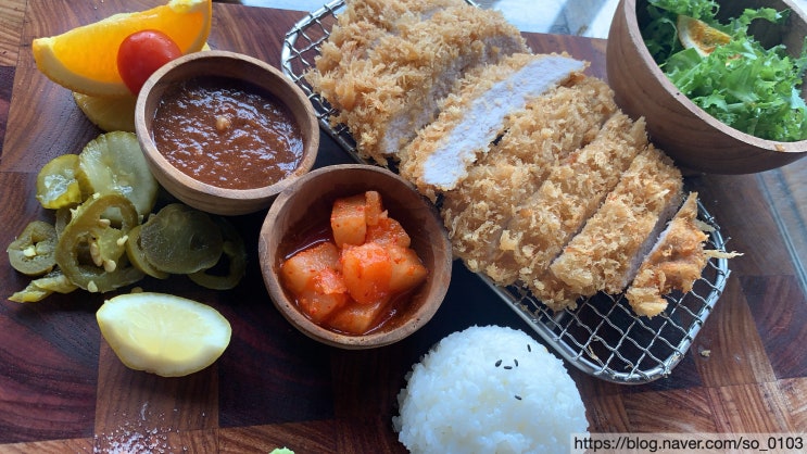  [제주도/우도] 줄서서 먹는 우도 하고수동 흑돼지돈까스맛집 "온오프"