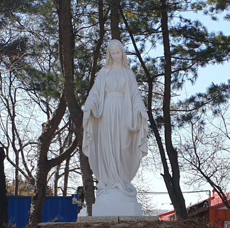  매듭을 푸시는 성모님과 함께 바치는 십자가의 길