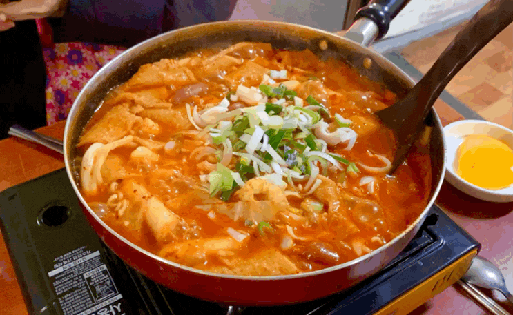 부산 영도 와글와글 - 라면밥볶이 등 부산 로컬들의 추억이 가득한 맛집
